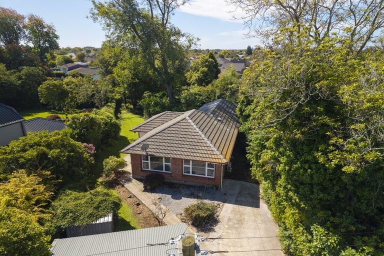 Photo of property in 85 Avonhead Road, Avonhead, Christchurch, 8042