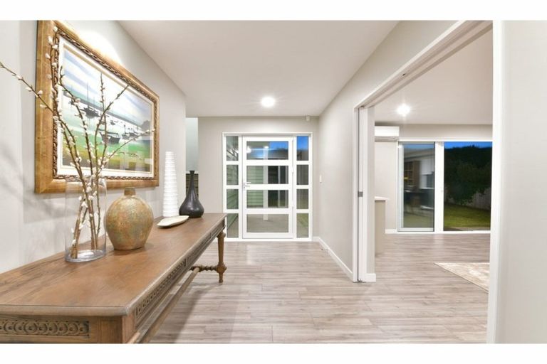 Photo of property in 12 Seaview Crescent, Hatfields Beach, Orewa, 0931