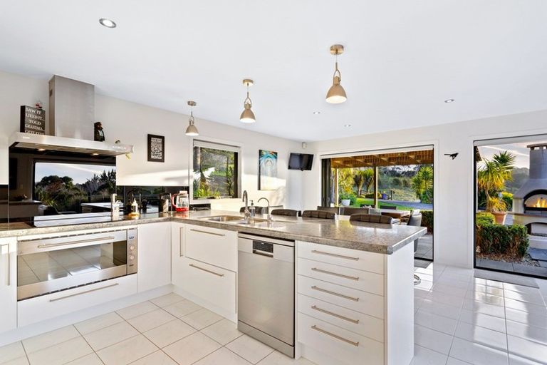 Photo of property in 254 Rimmer Road, Helensville, 0875