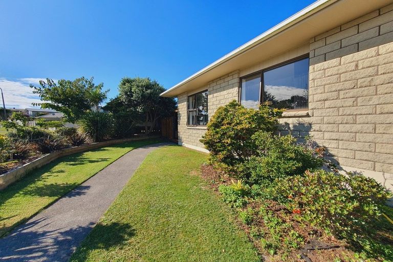 Photo of property in 31 Tiverton Crescent, Whalers Gate, New Plymouth, 4310