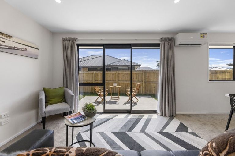 Photo of property in 100 Hagart-alexander Drive, Mosgiel, 9024