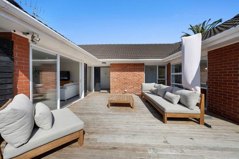 Photo of property in 29 Glenfern Road, Mellons Bay, Auckland, 2014