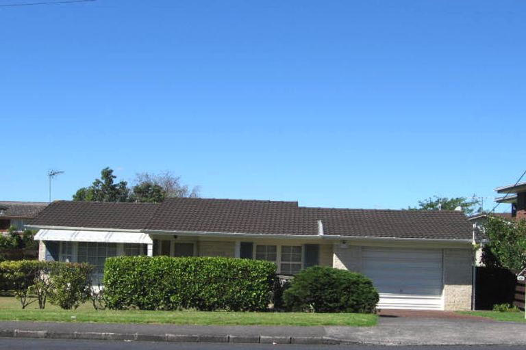 Photo of property in 59 Te Atatu Road, Te Atatu South, Auckland, 0610