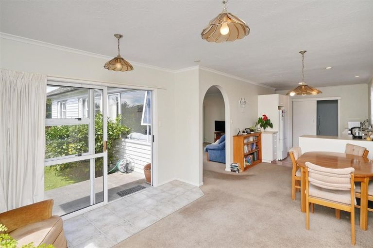 Photo of property in 50 Pitcairn Crescent, Bryndwr, Christchurch, 8053