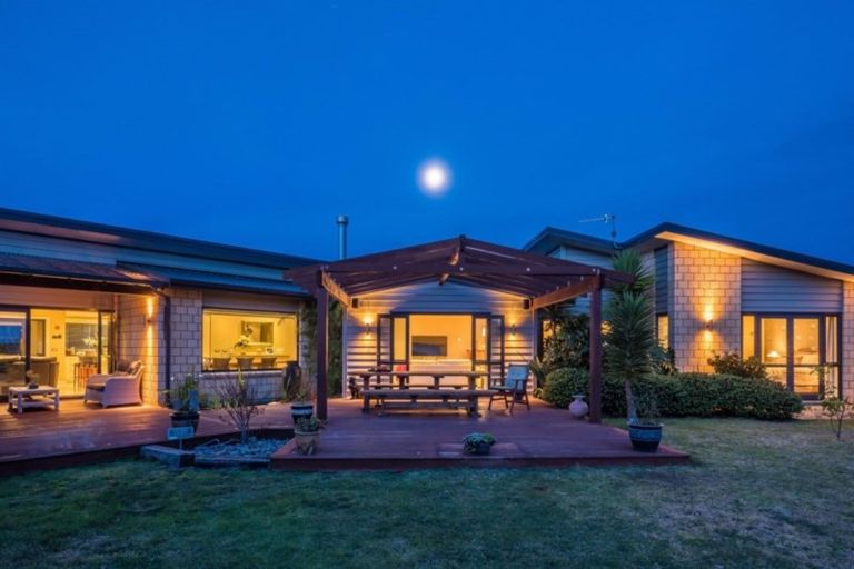 Photo of property in 3 Otupoa Way, Paraparaumu, 5032