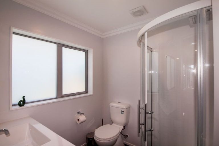 Photo of property in 15 Belize Grove, Grenada Village, Wellington, 6037