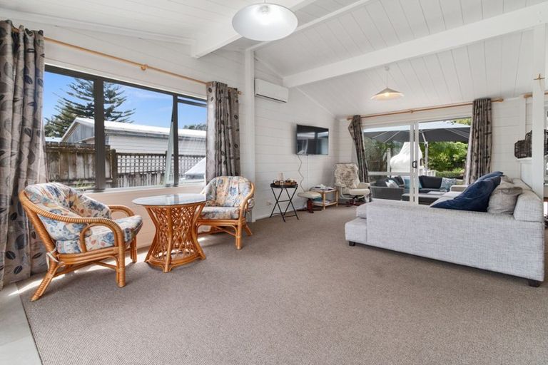 Photo of property in 1 Holland Close, Pauanui, Hikuai, 3579