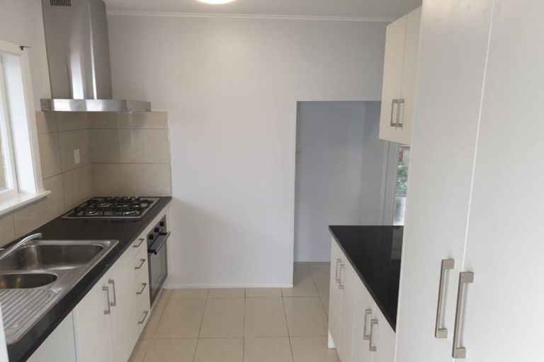 Photo of property in 1/12 Tonar Street, Northcote, Auckland, 0627