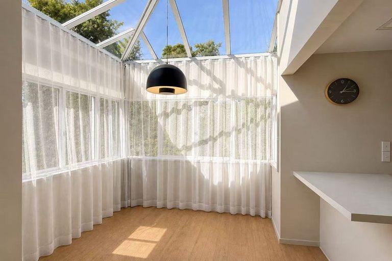 Photo of property in 13a King Richard Place, Browns Bay, Auckland, 0630