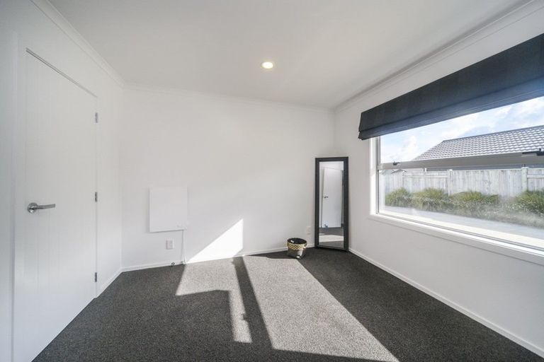 Photo of property in 17 Lorenzo Place, Kelvin Grove, Palmerston North, 4414