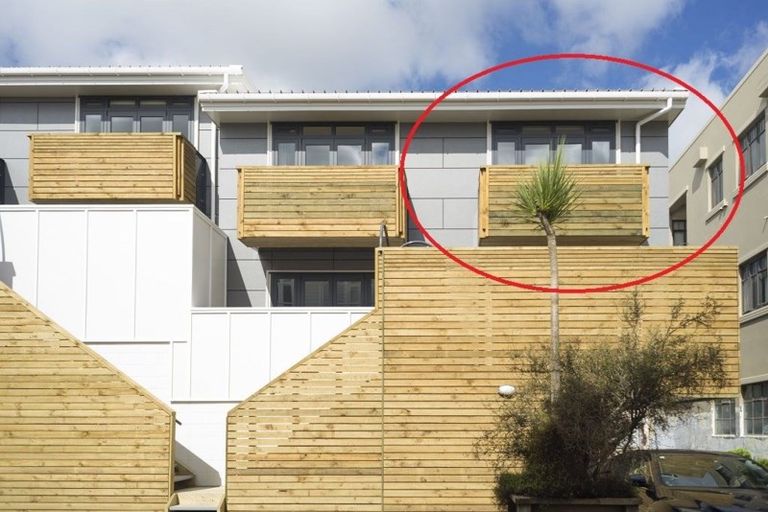 Photo of property in Pirie Street Townhouses, 9/35 Pirie Street, Mount Victoria, Wellington, 6011