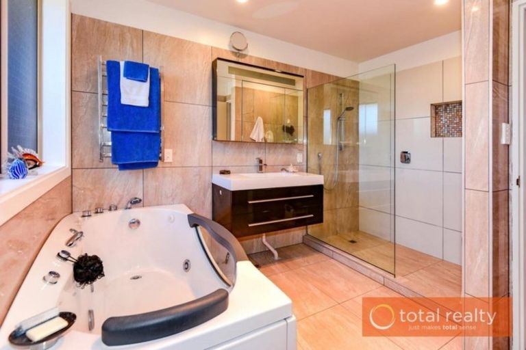 Photo of property in 2 Oakridge Street, Halswell, Christchurch, 8025