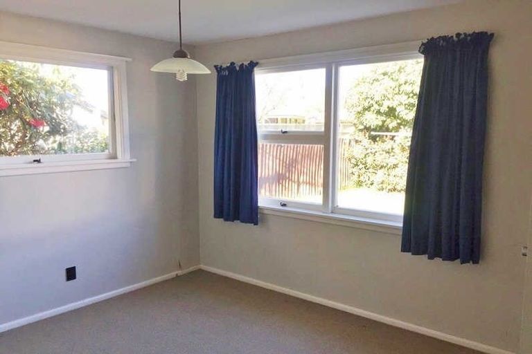 Photo of property in 10 Flower Street, Bryndwr, Christchurch, 8053