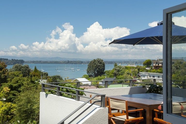 Photo of property in 114 Harbour View Road, Omokoroa, 3114