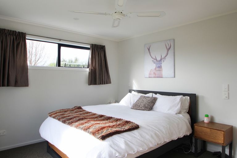 Photo of property in 28 Grove Avenue, Weston, Oamaru, 9401