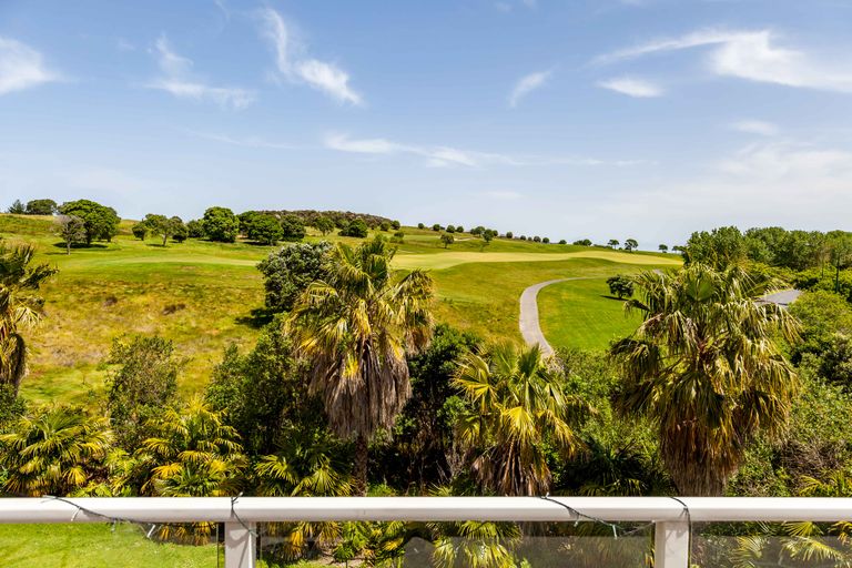 Photo of property in 340 Gulf Harbour Drive, Gulf Harbour, Whangaparaoa, 0930