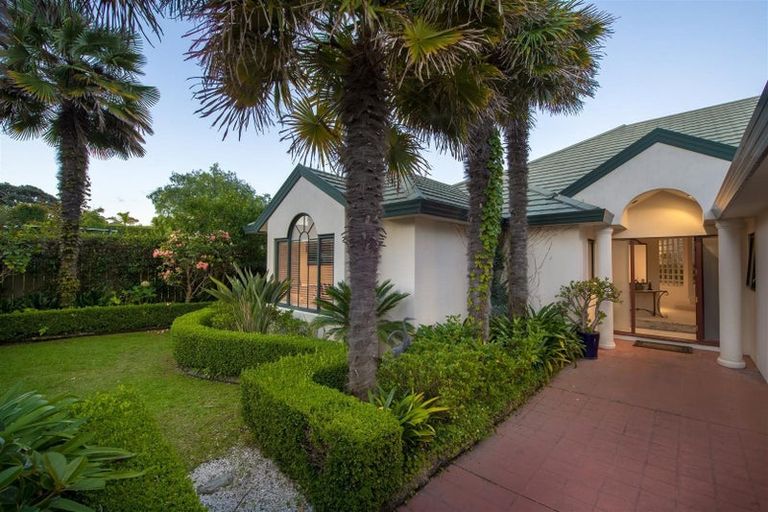 Photo of property in 14 Hamana Street, Narrow Neck, Auckland, 0622