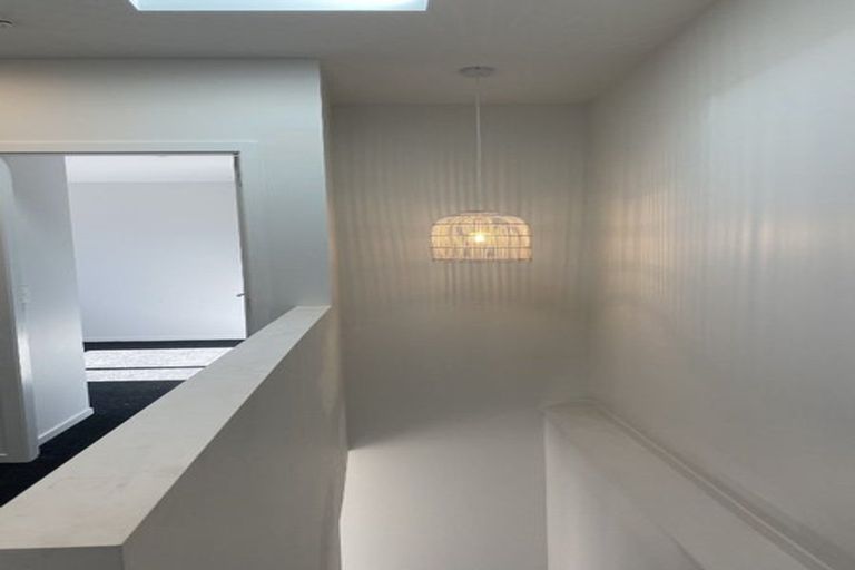 Photo of property in 30b Collins Avenue, Tawa, Wellington, 5028