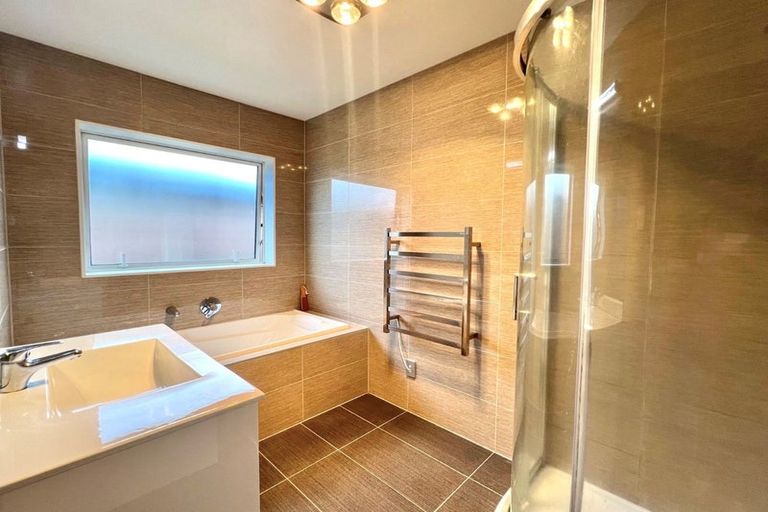 Photo of property in 15 Yatterina Avenue, Takanini, 2112