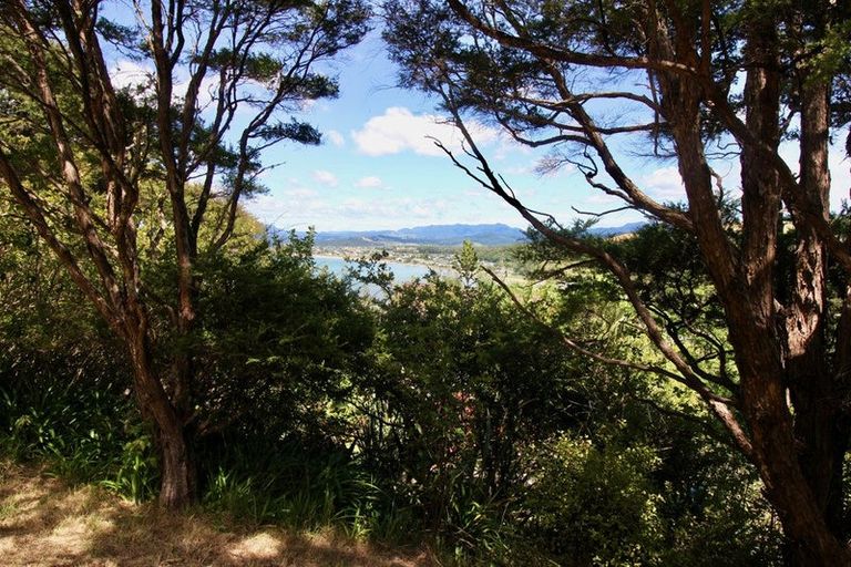 Photo of property in 6 Pohutukawa Grove, Whitianga, 3510