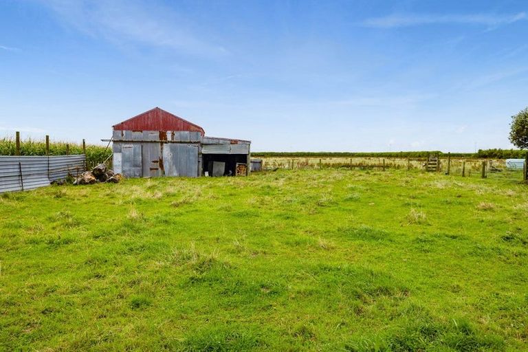 Photo of property in 239 Tawhiti Road, Hawera, 4672