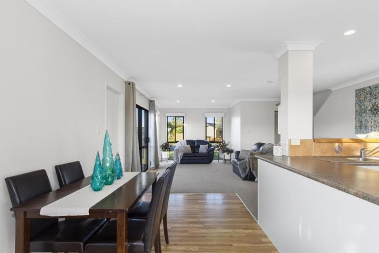 Photo of property in 716 Grenada Street, Papamoa Beach, Papamoa, 3118