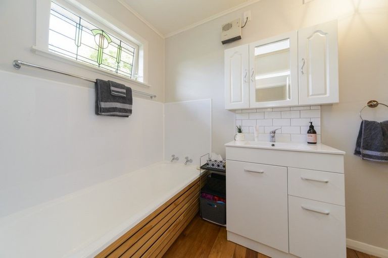 Photo of property in 22 Akaroa Avenue, Awapuni, Palmerston North, 4412