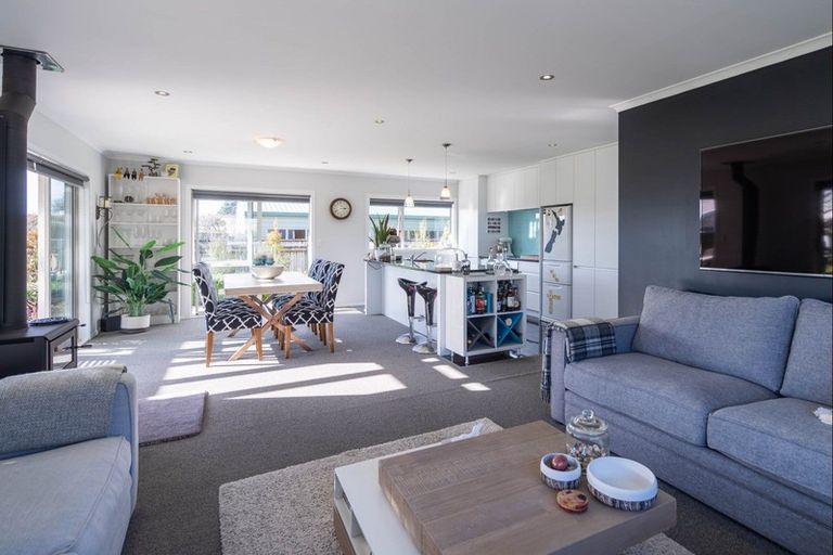 Photo of property in 120 Main Road, Waikanae, 5036