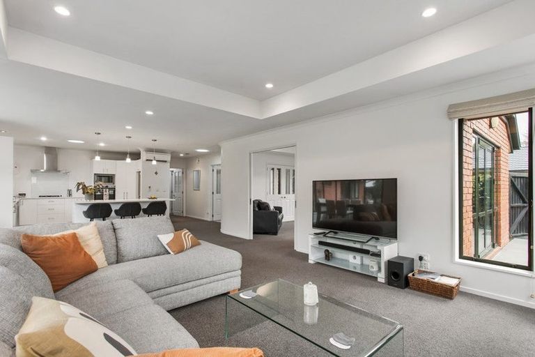 Photo of property in 7 Applecross Lane, Harewood, Christchurch, 8051