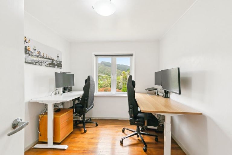 Photo of property in 27 Hathaway Avenue, Karori, Wellington, 6012