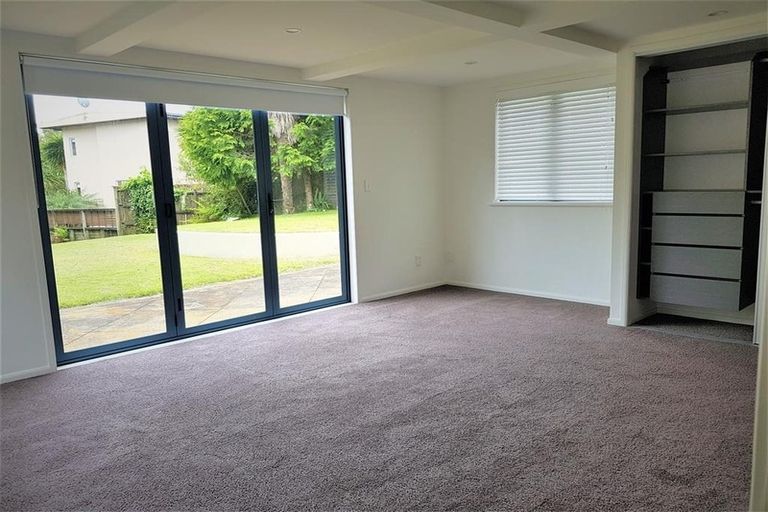 Photo of property in 480a Beach Road, Murrays Bay, Auckland, 0630