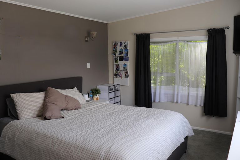 Photo of property in 5 Oak Avenue, Nawton, Hamilton, 3200