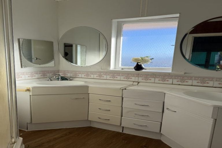 Photo of property in 20a Kenley Place, Avondale, Auckland, 1026