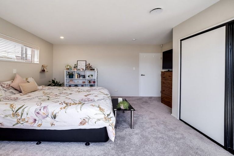 Photo of property in 2/17 Fieldmoor Place, Parklands, Christchurch, 8083