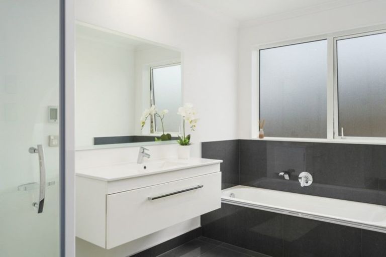 Photo of property in 37 Rodeo Drive, Kelvin Grove, Palmerston North, 4414