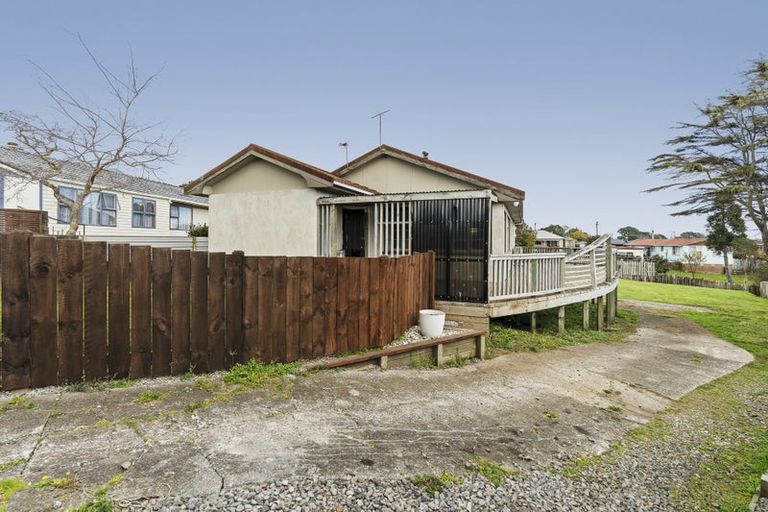 Photo of property in 8 Newbury Place, Waitara, 4320