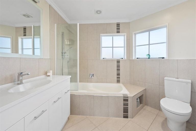 Photo of property in 168a Kawaha Point Road, Kawaha Point, Rotorua, 3010