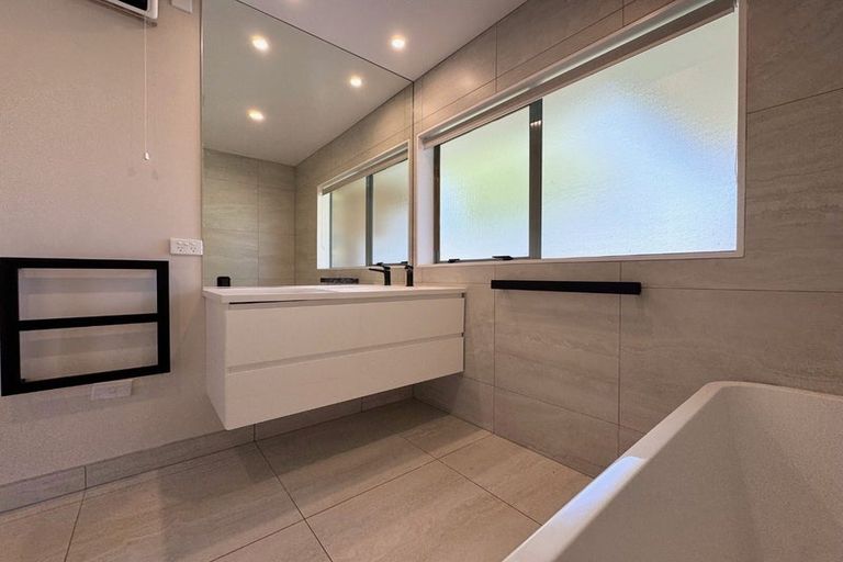 Photo of property in 2 Cottesmore Place, Huntington Park, Auckland, 2013