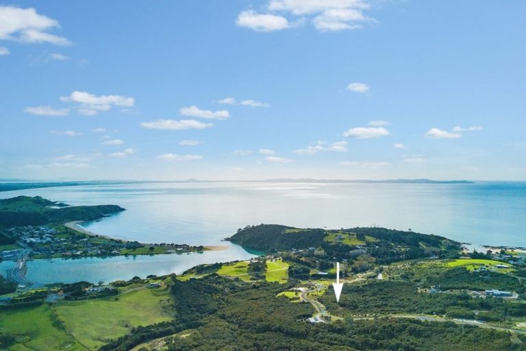 Photo of property in 125 Stratford Drive, Cable Bay, 0420