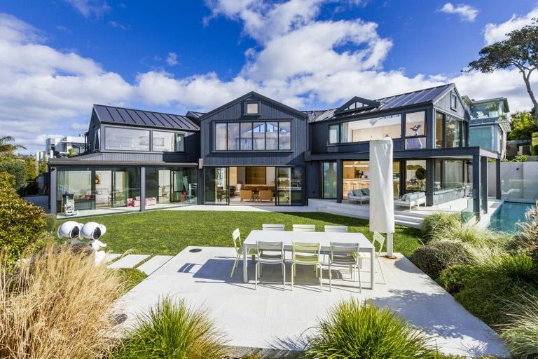 Photo of property in 19 Brighton Terrace, Mairangi Bay, Auckland, 0630