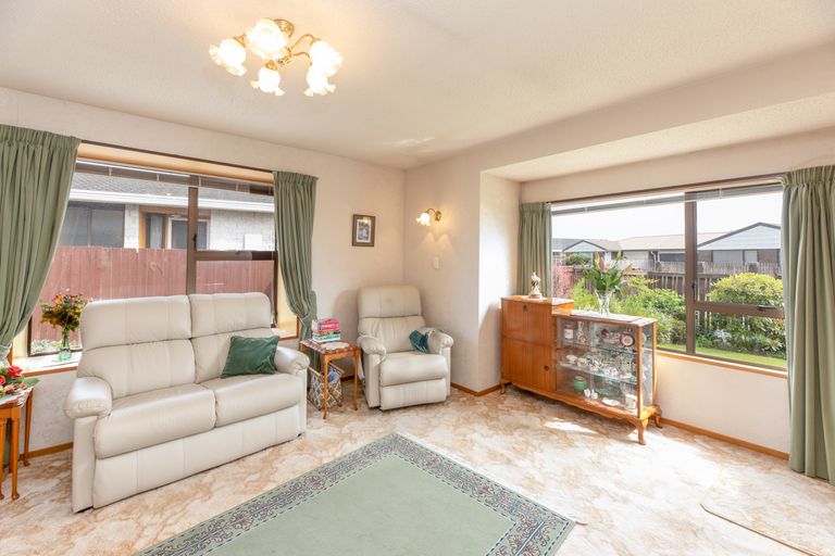 Photo of property in 5a Rolfe Place, Bishopdale, Christchurch, 8053