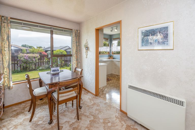 Photo of property in 5a Rolfe Place, Bishopdale, Christchurch, 8053