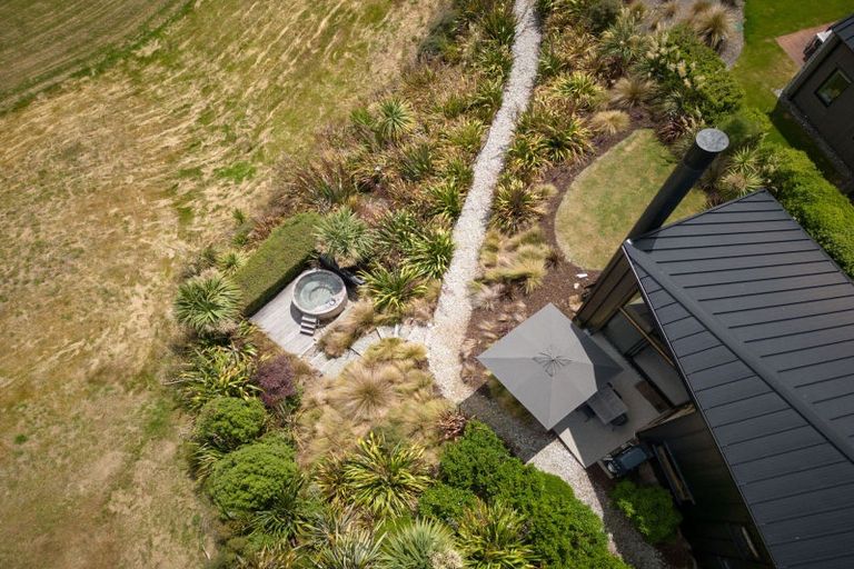 Photo of property in 14 Caithness Court, Jacks Point, Queenstown, 9371