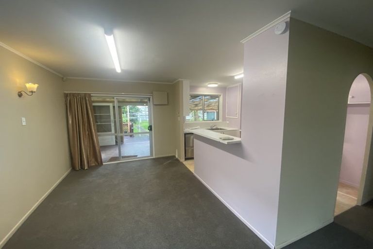 Photo of property in 16 Greenock Road, Ranui, Auckland, 0612