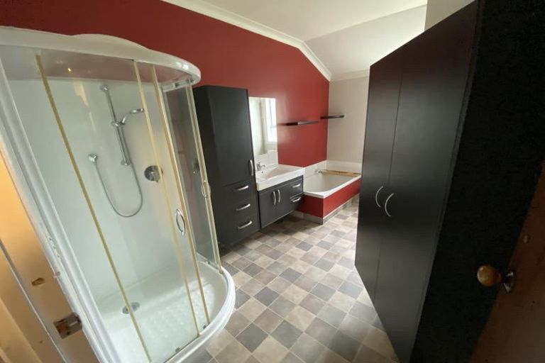 Photo of property in 33 Baring Terrace, Strandon, New Plymouth, 4312