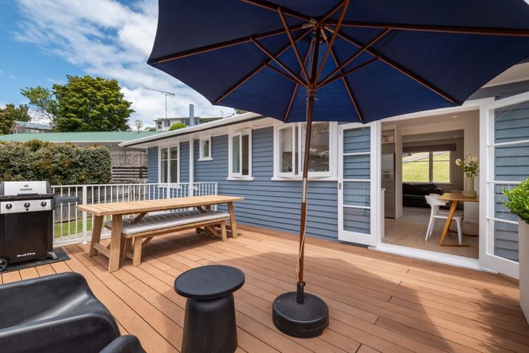 Photo of property in 1/17 Stanley Road, Glenfield, Auckland, 0629