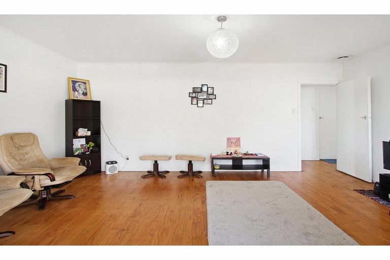 Photo of property in 5/17 Swanson Road, Henderson, Auckland, 0610