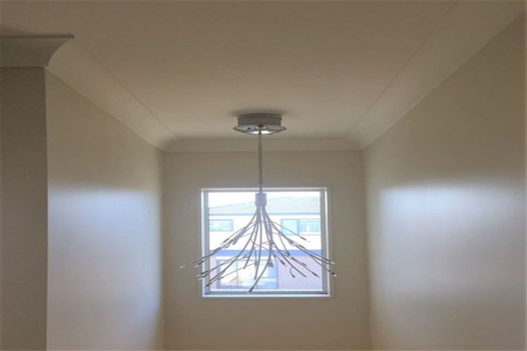 Photo of property in 242 Mark Avenue, Grenada Village, Wellington, 6037