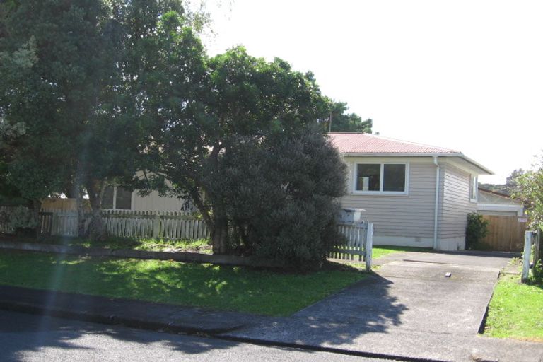 Photo of property in 90 Riverpark Crescent, Henderson, Auckland, 0610