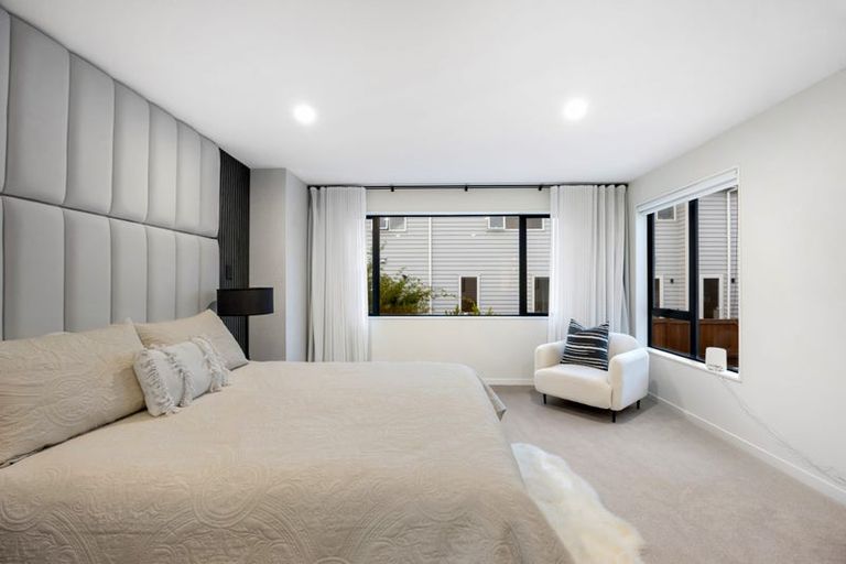 Photo of property in 55 Godfrey Drive, Orewa, 0931